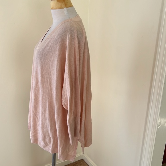 Garnet Hill large light blush loose fit linen sweater/top. - Picture 2 of 8